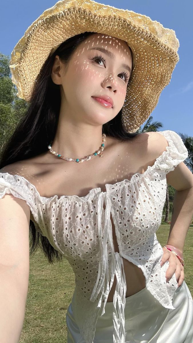 Gái đẹp TikTok cá tính