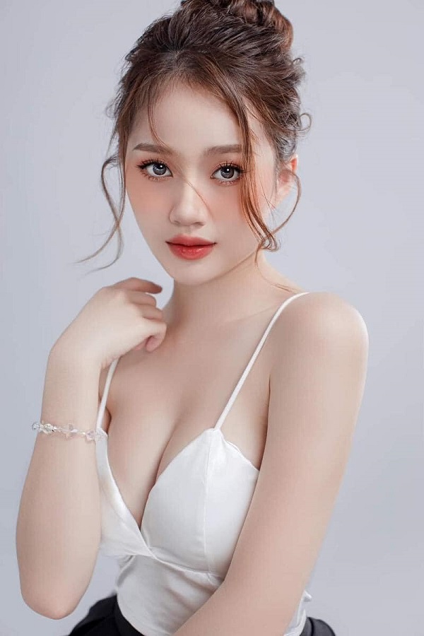 anh gai mup nguc to goi cam 6