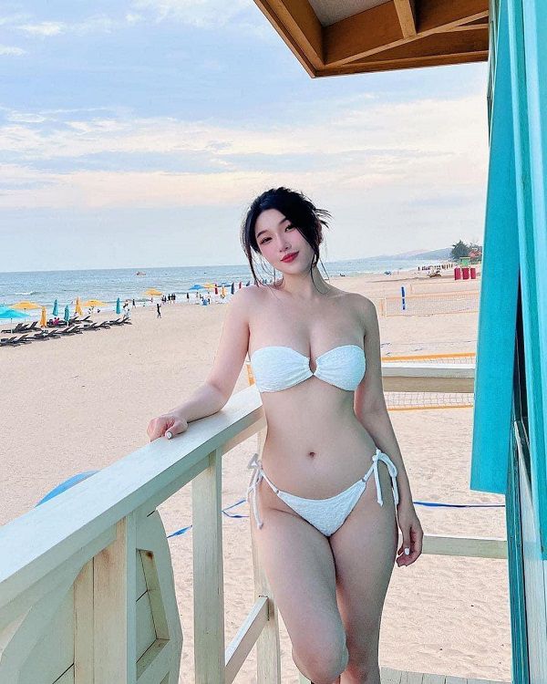 anh gai xinh khoe nguc 18