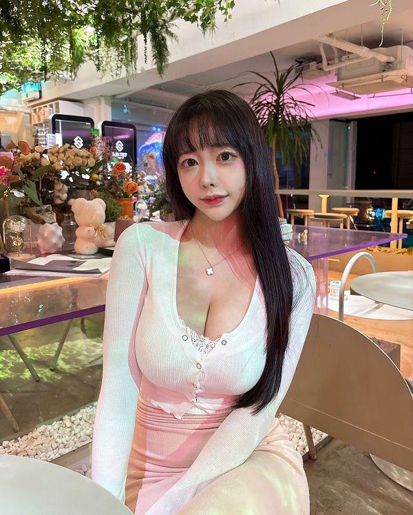 anh gai xinh khoe nguc 5